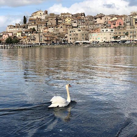 أنغويلارا سابازيا La Casa Sul Lago المظهر الخارجي الصورة